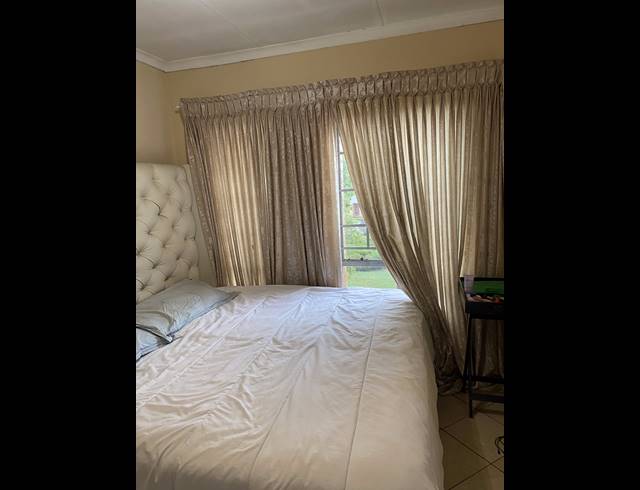 2 bed property to rent in NOORDWYK